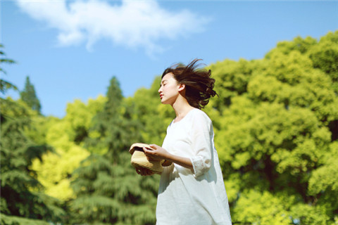 因为危机感,刻意贬低对方